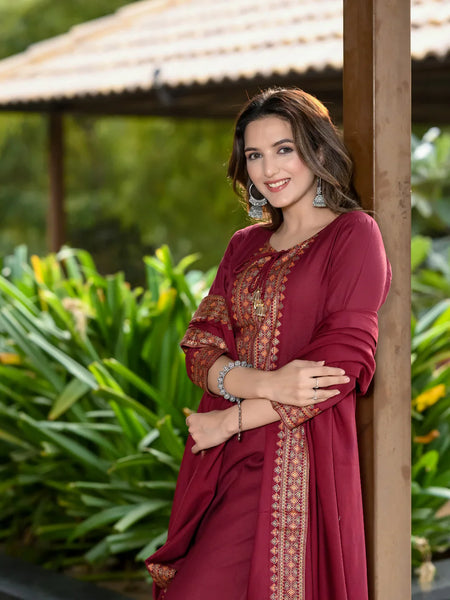 Women Viscose Rayon Kurta Pant Dupatta Set