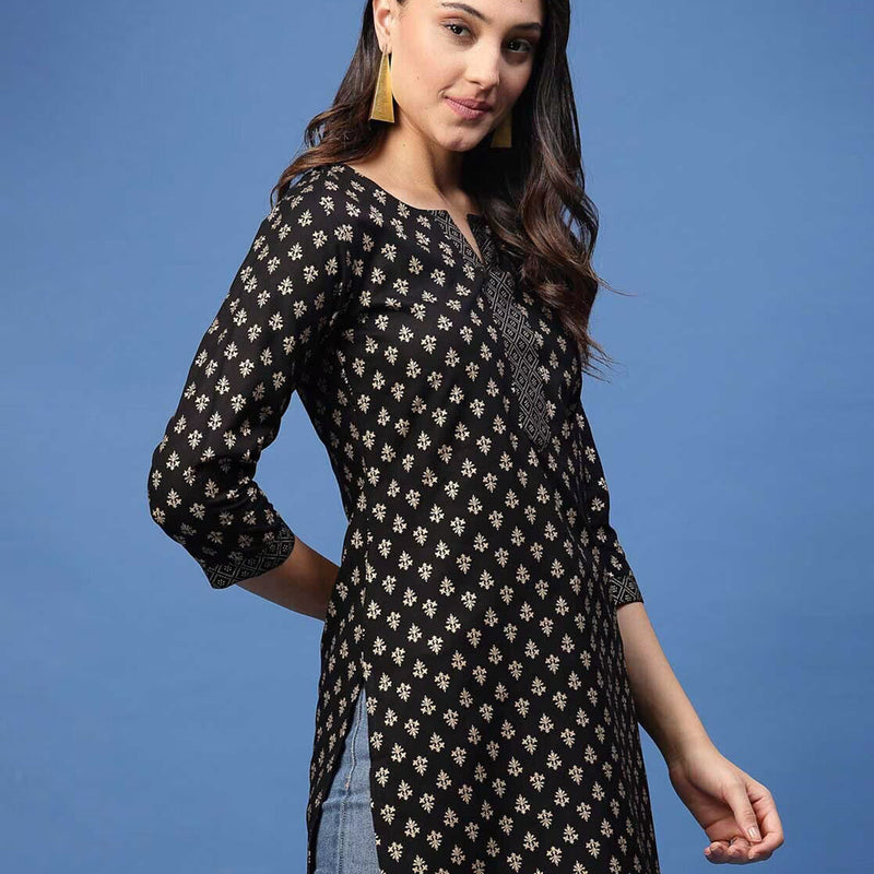 Women Floral Print Straight Kurta