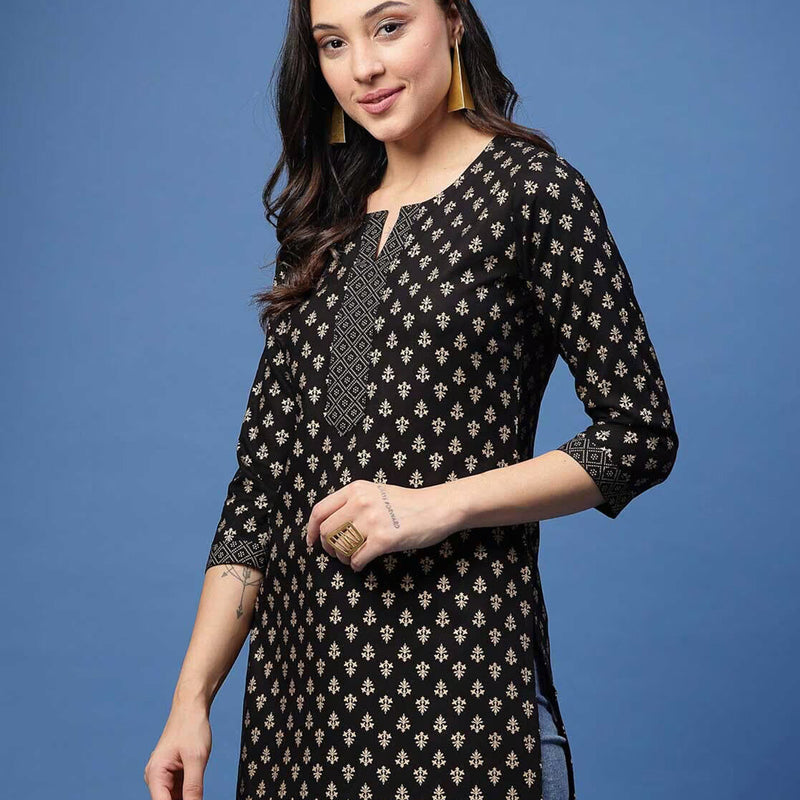 Women Floral Print Straight Kurta