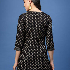 Women Floral Print Straight Kurta