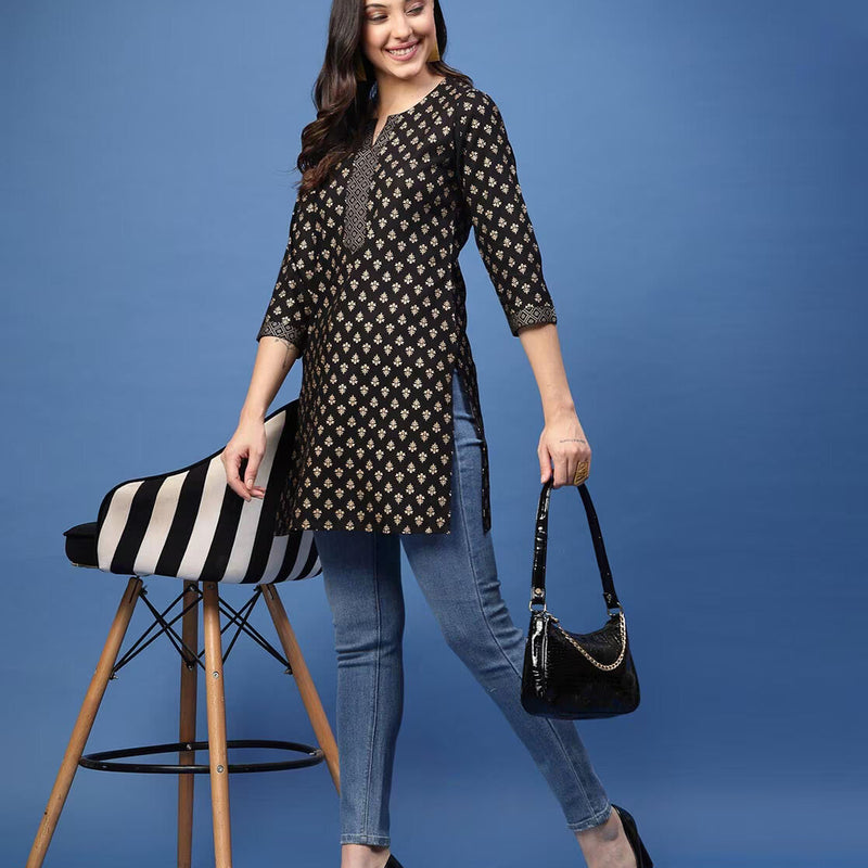 Women Floral Print Straight Kurta