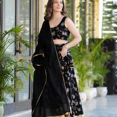 Women Flared Lehenga Choli Set with Dupatta