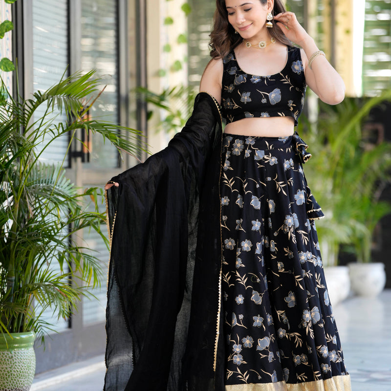 Women Flared Lehenga Choli Set with Dupatta