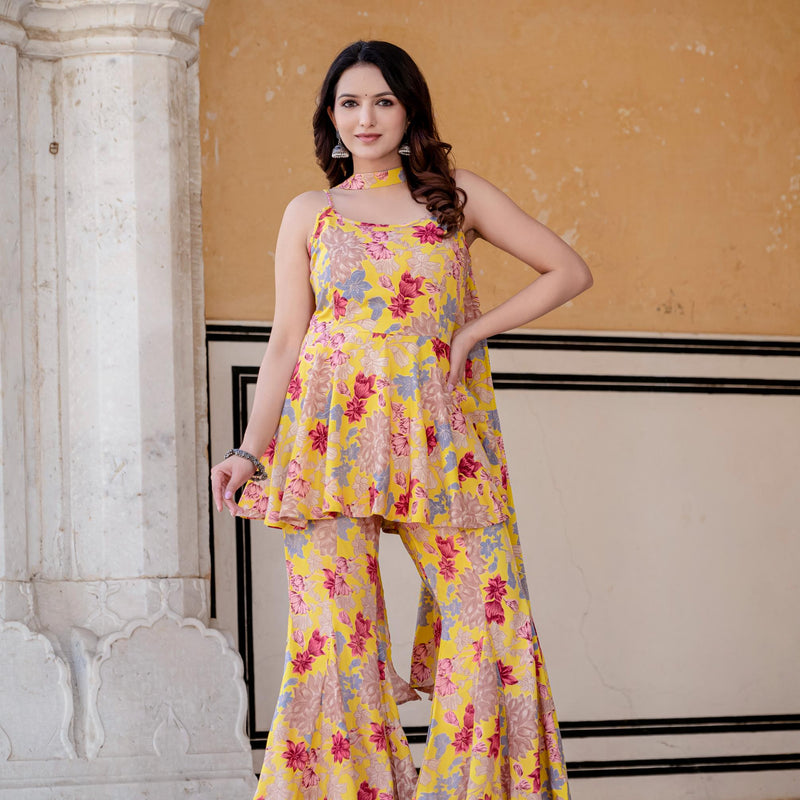 Women Floral Flared Kurta Set