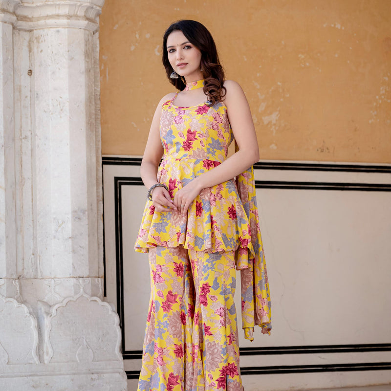 Women Floral Flared Kurta Set