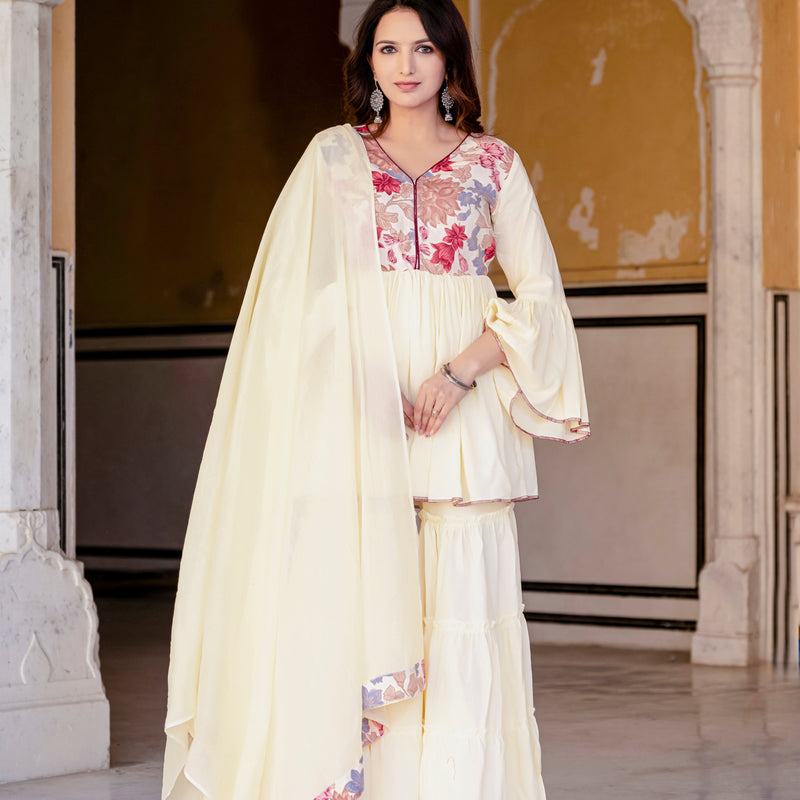Women Floral Print Flared Kurta Set